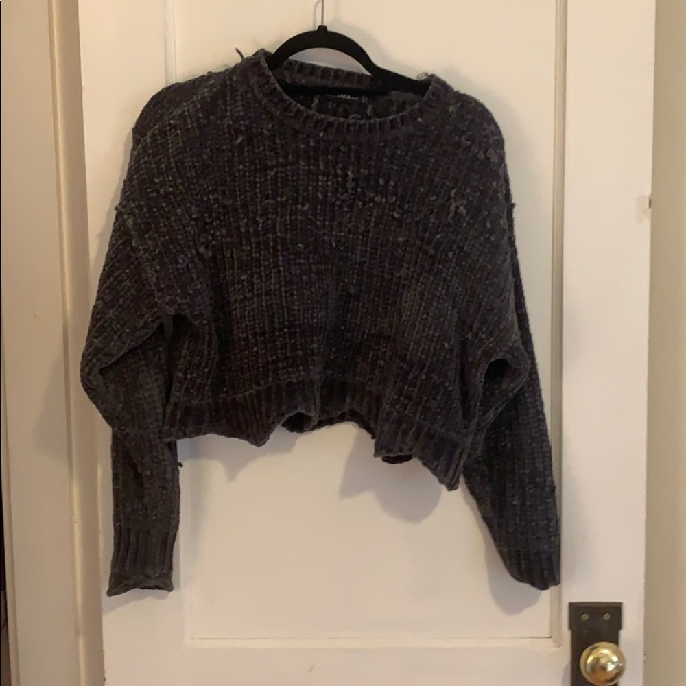 Zara cropped black and gray sweater